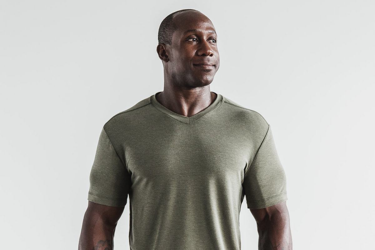Nobull V-Neck Men\'s T Shirts Green | Australia (EB5490)